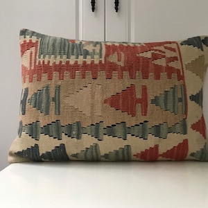 Kilim Pillow,Beige Kilim Pillow,Lumbar Pillow,Anatolian Kilim,Bohemain,Tribal Kilim Pillow Cover,Turkısh Coshion Cover,16x24inch40x60cm