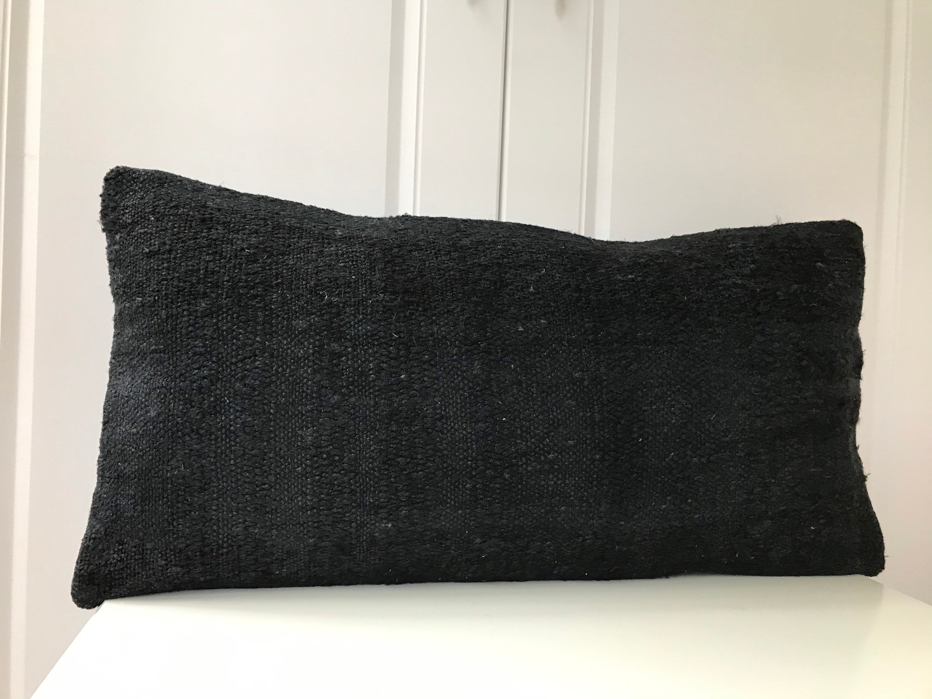Modernes schwarzes Hanfkissen12x24 Turkısh KelimKissen | Etsy