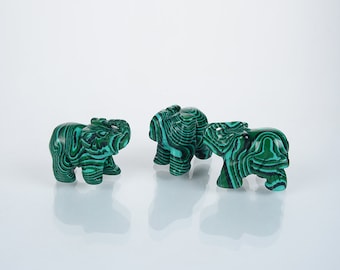 Figurines en pierre de malachite reconstituées par l’éléphant, figurines de décor de pièces, figurines de décor populaires, figurines de malachite gravées à la main.