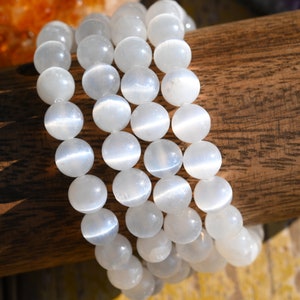 Natural Selenite Stretchy Bracelet,Handmade Women/Men Bracelet,Gemstone Round Bracelet,For Gift Bracelet,Healing Round Bracelet.