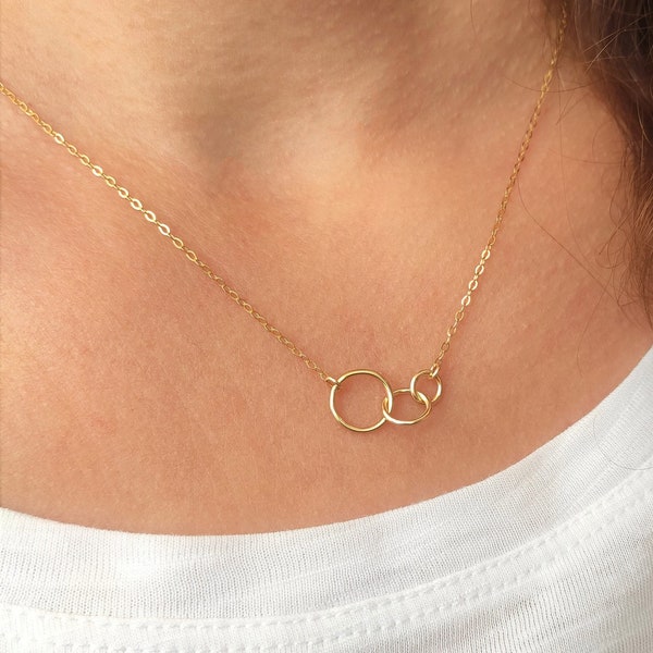 TRIO Mother Daughter Granddaughter Necklace, Interlocking Circles, Three Best Friends Necklace, Three Generations Necklace, Gold,Silver,Rose