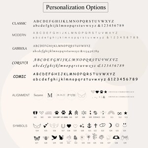 K&ouml;nnte beinhalten: Eine Grafik, die Personalisierungsoptionen f&uuml;r ein Schmuckst&uuml;ck zeigt. Die Optionen umfassen Schriftarten, Ausrichtung und Symbole. Die Schriftarten umfassen Classic, Modern, Gabriola, Corsiva und Comic. Die Ausrichtungsoptionen umfassen links, zentriert und rechts. Die Symbole umfassen Herzen, Sterne, Anker, Kreuze und mehr.