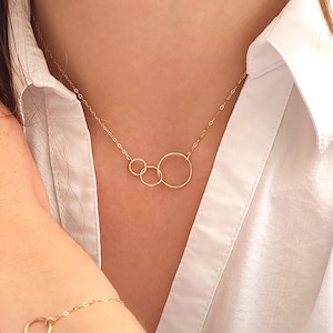 Mother daughter interlocking circle necklace deals