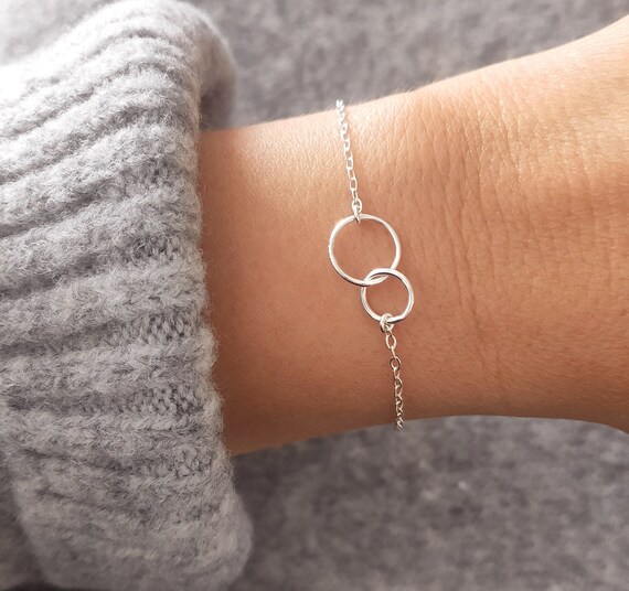 Silver Bracelet Dainty Bracelet Interlocking Circle 