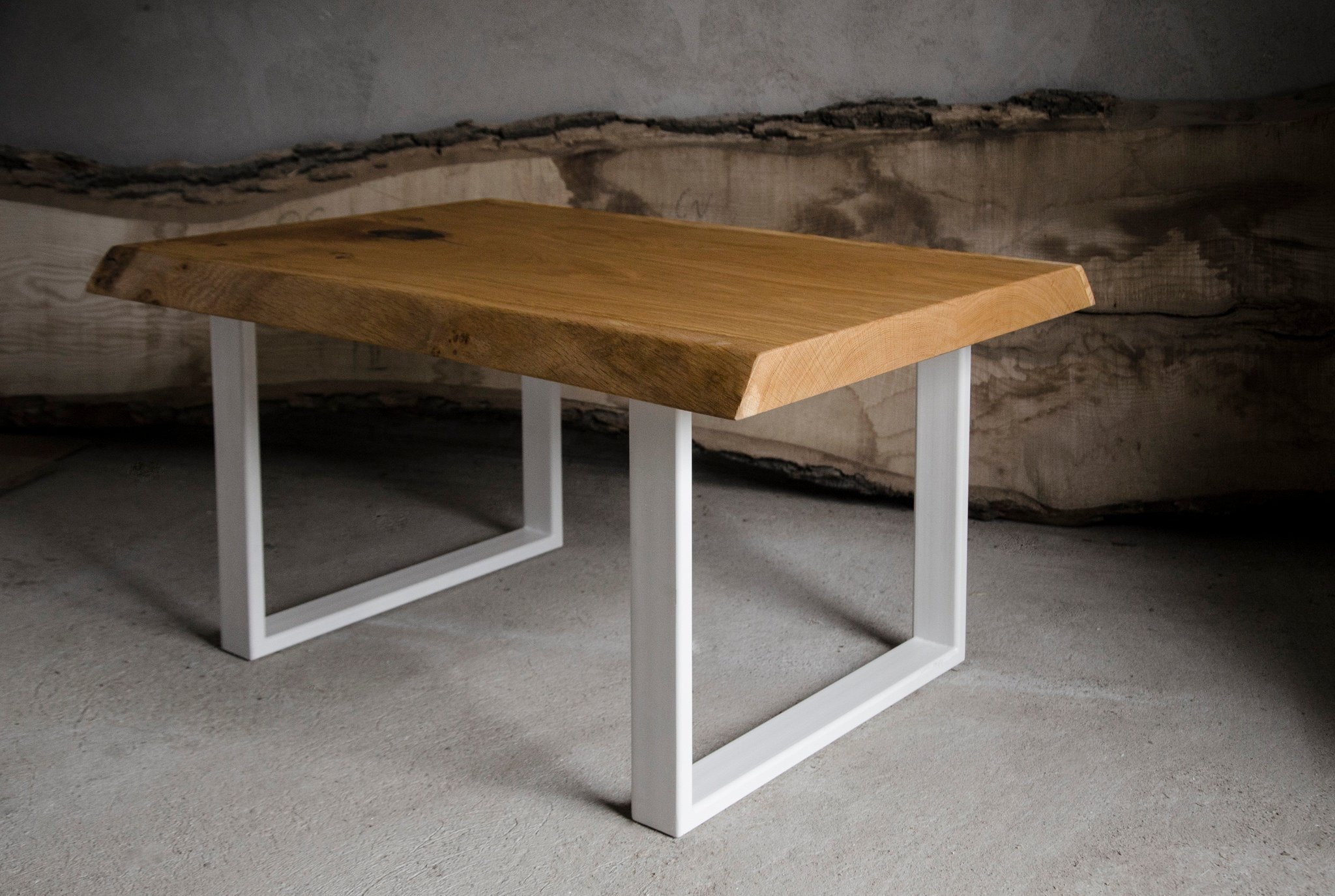 Table Basse Live Edge En Bois De Chêne, Petite Table Bout Avec Pieds Acier Blanc, Chevet Industrielle