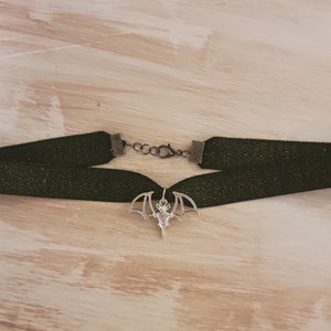 Bat Choker