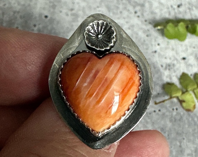 Orange Spiny Oyster Shell and Flower Heart Ring - Sterling - Adjustable