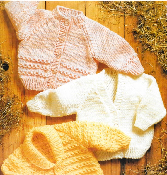 Lovely chunky knitting pattern for child/'s sweaters in sizes 18-28 inches