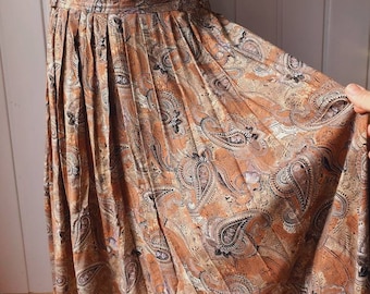 Viscose, wonderful vintage skirt, Indian tear, size 42/44