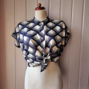 Kortärmad satinblus från mitten av århundradet, storlek 38/40