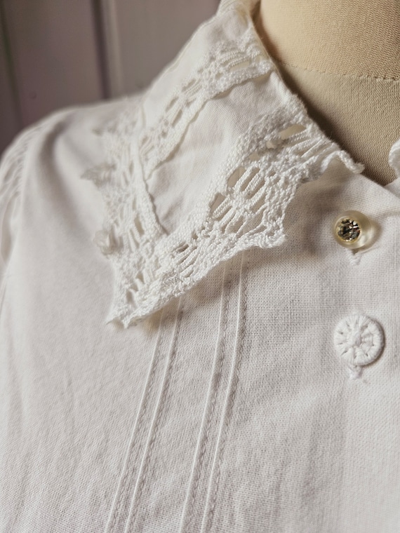 Vintage folklore blouse with embroidered collar, … - image 2