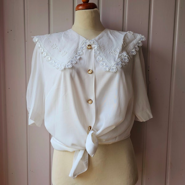 Vintage Bluse mit Matrosenkragen und Stickerei, Gr.42/44