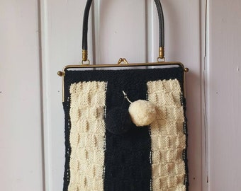 Alte gestrickte Handtasche mit Obergriff aus den 50ern/60ern,Plus passendes Beutelchen