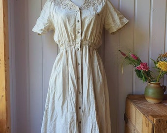 Beautiful vintage summer dress made of linen, size 40, together