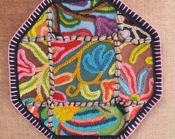 Grand écusson, écusson dorsal, broderie