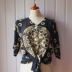 Loosely falling vintage blouse, size 42/44/46 Zebra Fashion