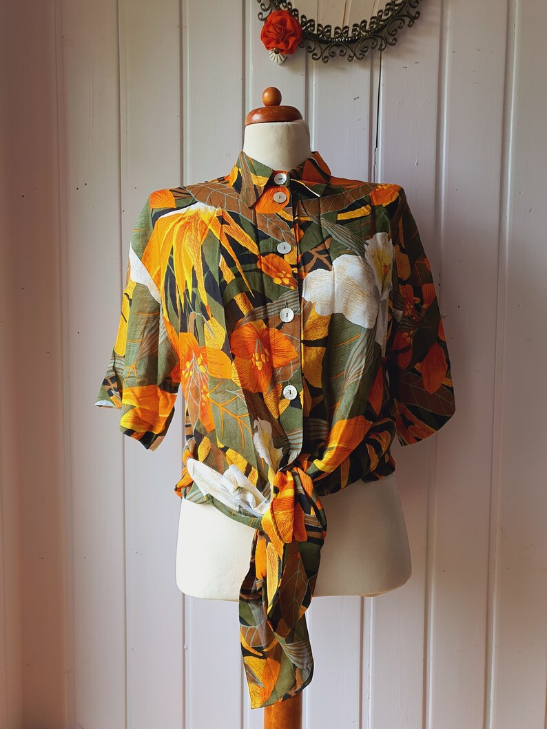Light short-sleeved summer blouse, size 42/44, Tru image 4