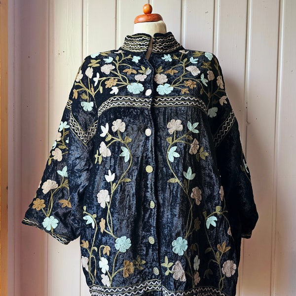 Belle veste vintage brodée à petit col montant, Inde, Mohanjeet Paris, taille 42/44