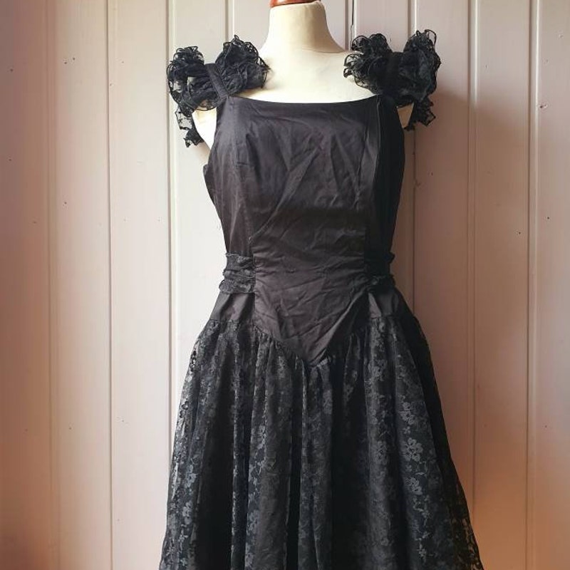 Vintage Velvet V-Neck Lace Dress