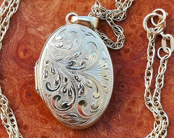 Vintage Solid 9ct Gold Oval Locket Pendant Necklace, Foliate Engraved Locket on Chain, Fully Hallmarked British Vintage with Floral Detail