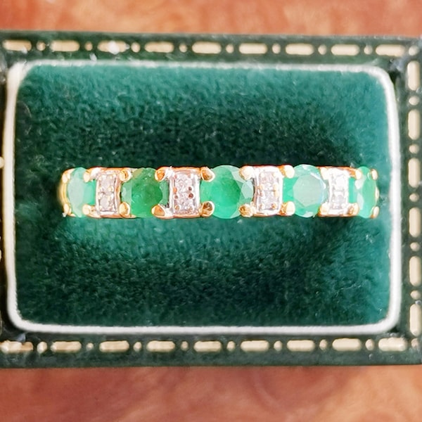 Anel vintage em ouro 9 quilates com esmeraldas e diamantes, meia aliança, totalmente certificado pelo Reino Unido/Londres, estilo vintage britânico, anel com 5 esmeraldas, tamanho M.5 no Reino Unido, 6.5 nos EUA.