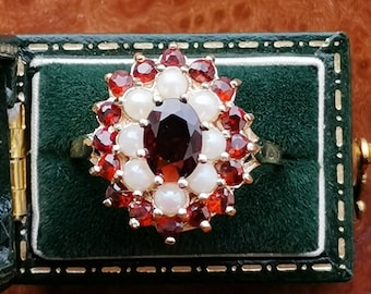 Vintage 9ct Gold Garnet and Pearl Cluster Ring, Fully Hallmarked 9k 375 Garnet and Pearl Ring, English Hallmarked Solid 9ct Gold Ring