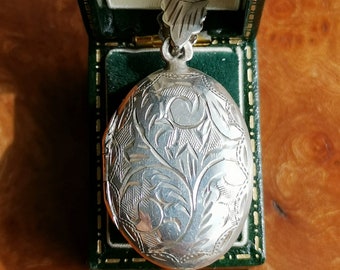 Vintage Engraved Sterling Silver Oval Locket Pendant, Foliate Engraved Locket Pendant, Hallmarked Vintage with Floral Detail