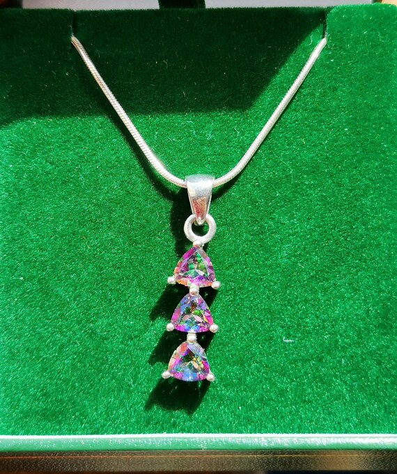 Bellissima collana con topazio mistico, gioielli in argento Bellissima collana con topazio mistico, gioielli in argento