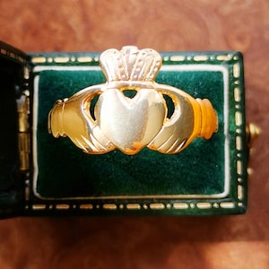 Vintage 9ct Gold Celtic Claddagh Ring, 1988 Birmingham Hallmarked Irish Claddagh Ring, 9k Gold Vintage Ring, UK U, US 10