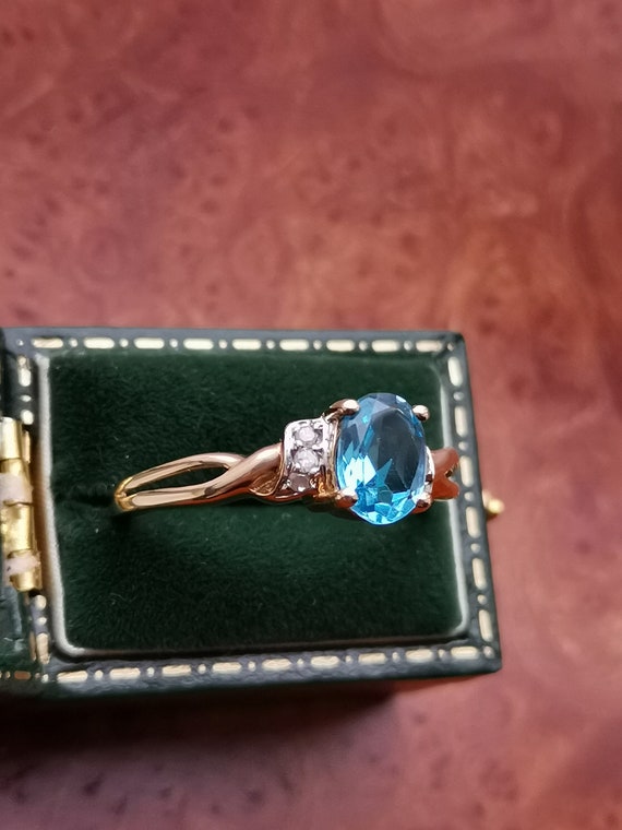 Vintage 9ct Solid Gold Blue Topaz and Diamond Rin… - image 3