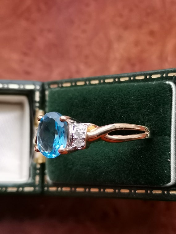 Vintage 9ct Solid Gold Blue Topaz and Diamond Rin… - image 4