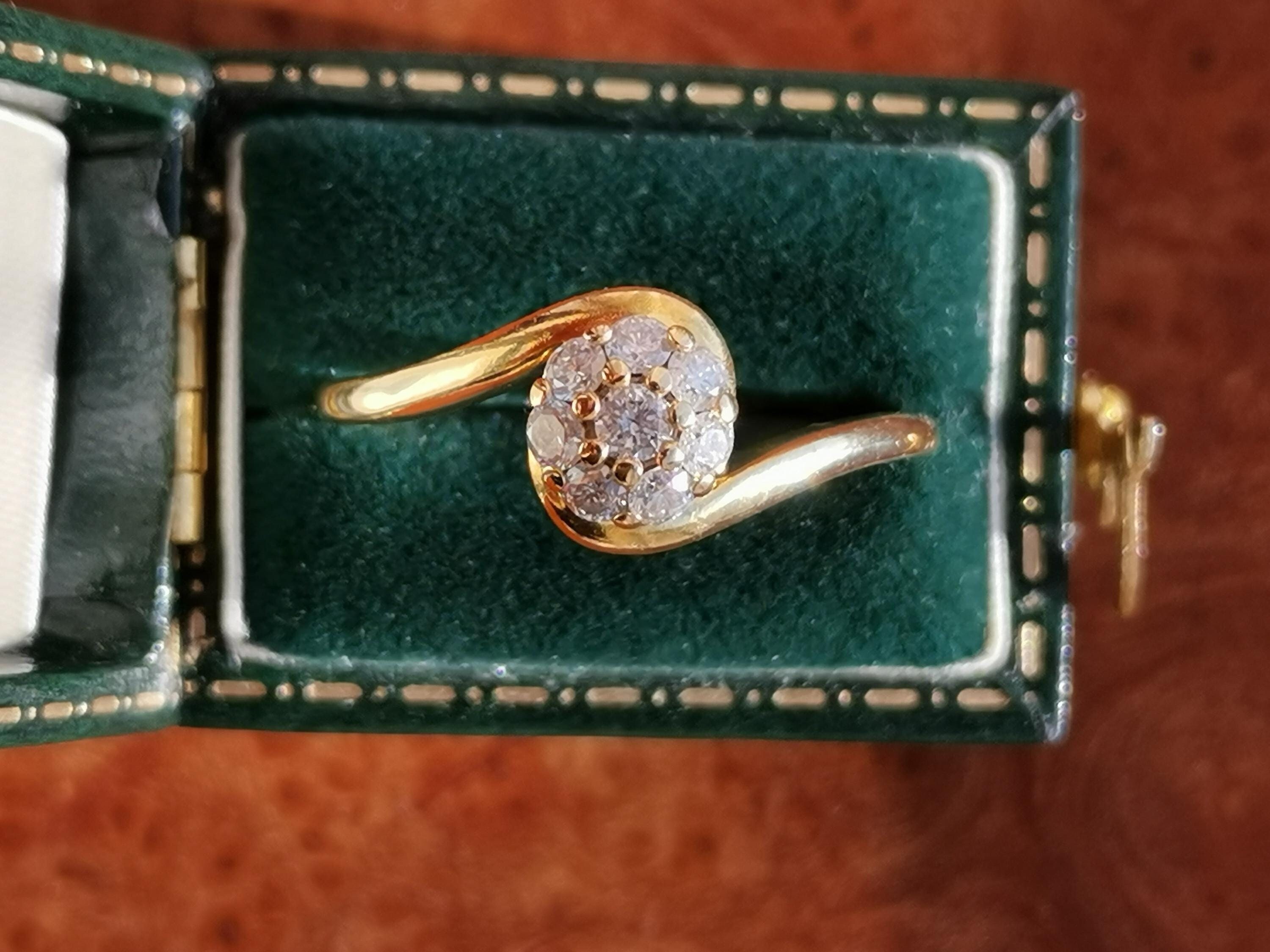 Vintage 9ct Yellow Gold 0.25ct Diamond Cluster Ring, Fully Hallmarked 9k British Vintage Ring, London Hallmarked, Clear Sparkling Diamonds
