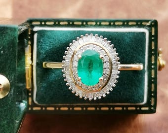 Vintage 9ct Gold Emerald & 0.31ct Diamond Cluster Ring, Natural Emerald Engagement Ring, Fully Hallmarked British Vintage, UK S, US 9