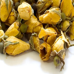 Bourgeons de rose jaunes séchés, artisanat de décoration de gâteau garnissant la fabrication du thé