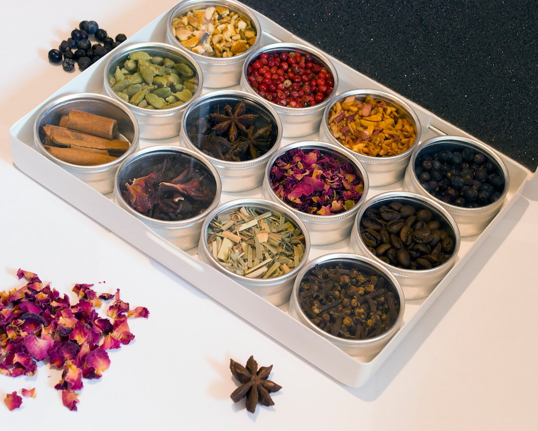 12 Pc Gin Lover Gift Set Personalised, Gin & Tonic Botanicals, Birthday