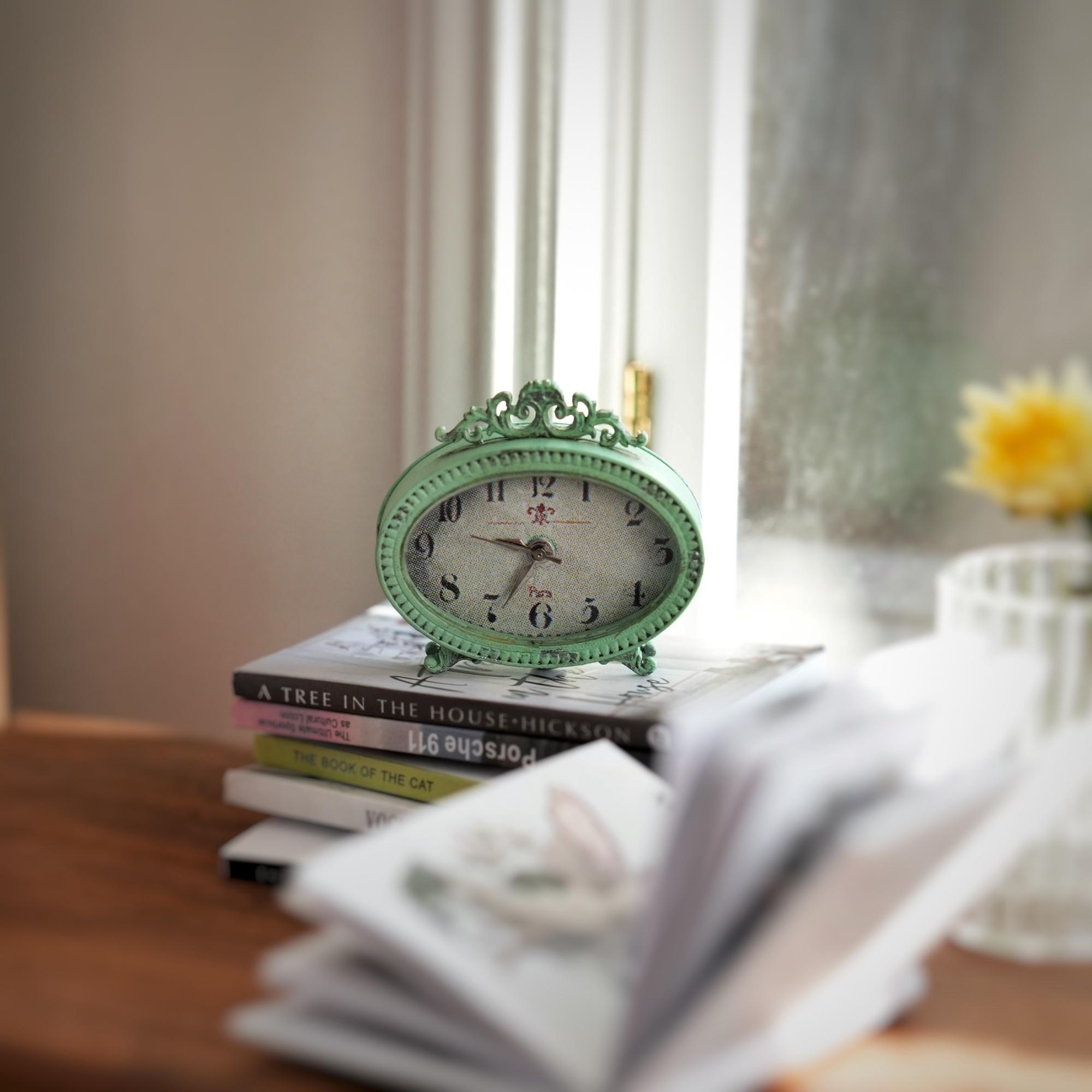 Toyvian Réveil Miniature En Métal – Horloge De Table 1/12 – Décoration Maison De Poupée Et Miniature – Accessoire De Jeu
