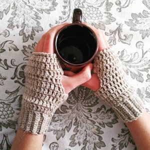 Häkelanleitung für fingerlose Handschuhe