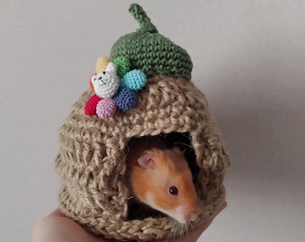 Crochet pattern for hamster jute hideout, house shaped like an acorn