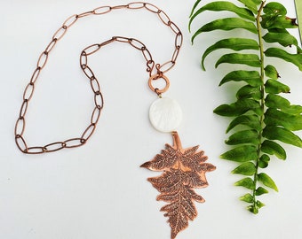 Copper fern leaf, etched copper, leaf pendant, white mother of pearl, copper chain, long necklace, botanical jewelry, plant copper jewelry