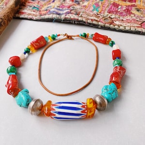 Edelsteine Halskette, vintage Murano Perle, Malachit, Türkis, rote Koralle, Lapislazuli, Süßwasserperle, Naturperlen, Leder, Boho, Folklore