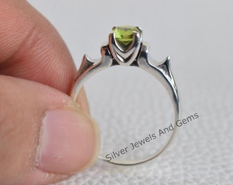 Peridot Ring, Dainty Ring, Green Gemstone Ring, Birthday Ring, Handmade Ring, 925 Sterling Silver, Gift for her, August Birthstone Ring