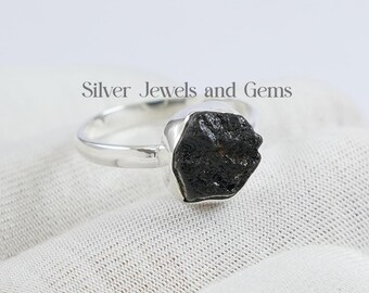 Natuurlijke zwarte toermalijnring, ruwe toermalijnring, 925 sterlingzilveren ring, verjaardagsring, handgemaakte ring, zwarte edelsteenring