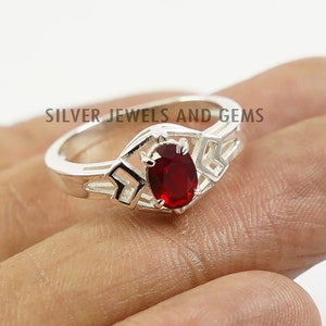 Natural Garnet Ring, Dainty Ring, Handmade Ring, Red Gemstone Ring, 925 Sterling Silver, Oval Designer Ring, Bridesmaid Gift, Pinky Ring
