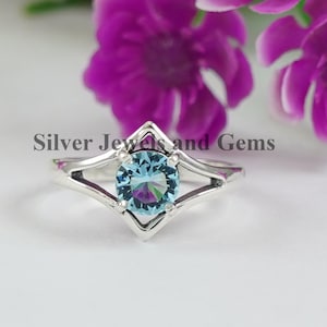 Natural Blue Topaz Ring, Round Gemstone Ring, Minimalist Chevron Ring, Birthday Ring, 925 Sterling Silver Ring, Gift for Mom