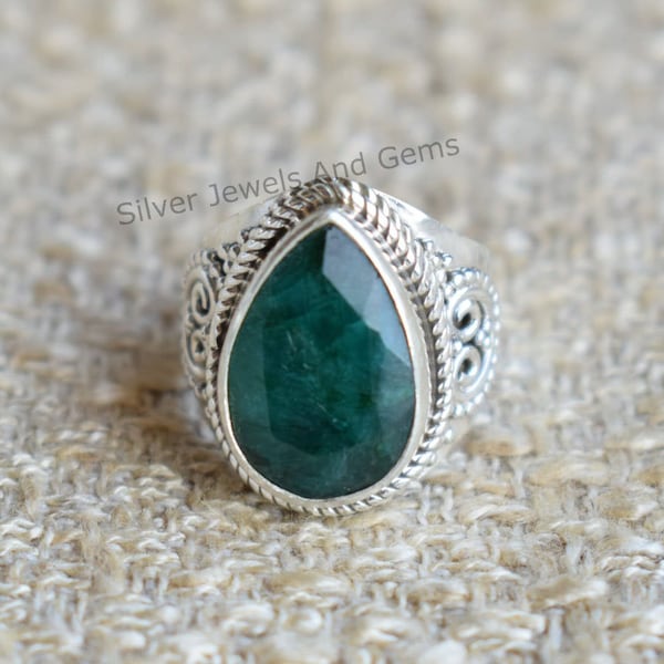 Smaragd-Edelstein-Ring, handgefertigter Ring für Sie, 925 Sterling Silber Ring, Designer-Tropfen-Ring, Geschenk für Mama, Boho-Ring, grüner Stein-Ring