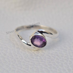 Bague en améthyste naturelle, bague délicate faite main, argent sterling 925, bague ovale en améthyste, cadeau pour elle, pierre de naissance de février