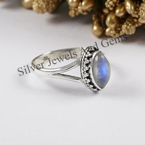 Natural Rainbow Moonstone Ring-Handmade Silver Ring-925 Sterling Silver Ring-Designer Gemstone Ring-Promise Ring-Blue Fire Moonstone Ring