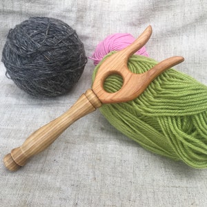 Lucet met comfortabel handvat, breivork, Viking-tool, houten lucet