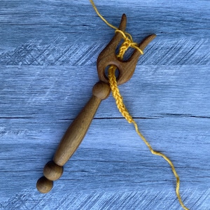Lucet,Wooden lucet,Comfortable lucet,Knitting fork