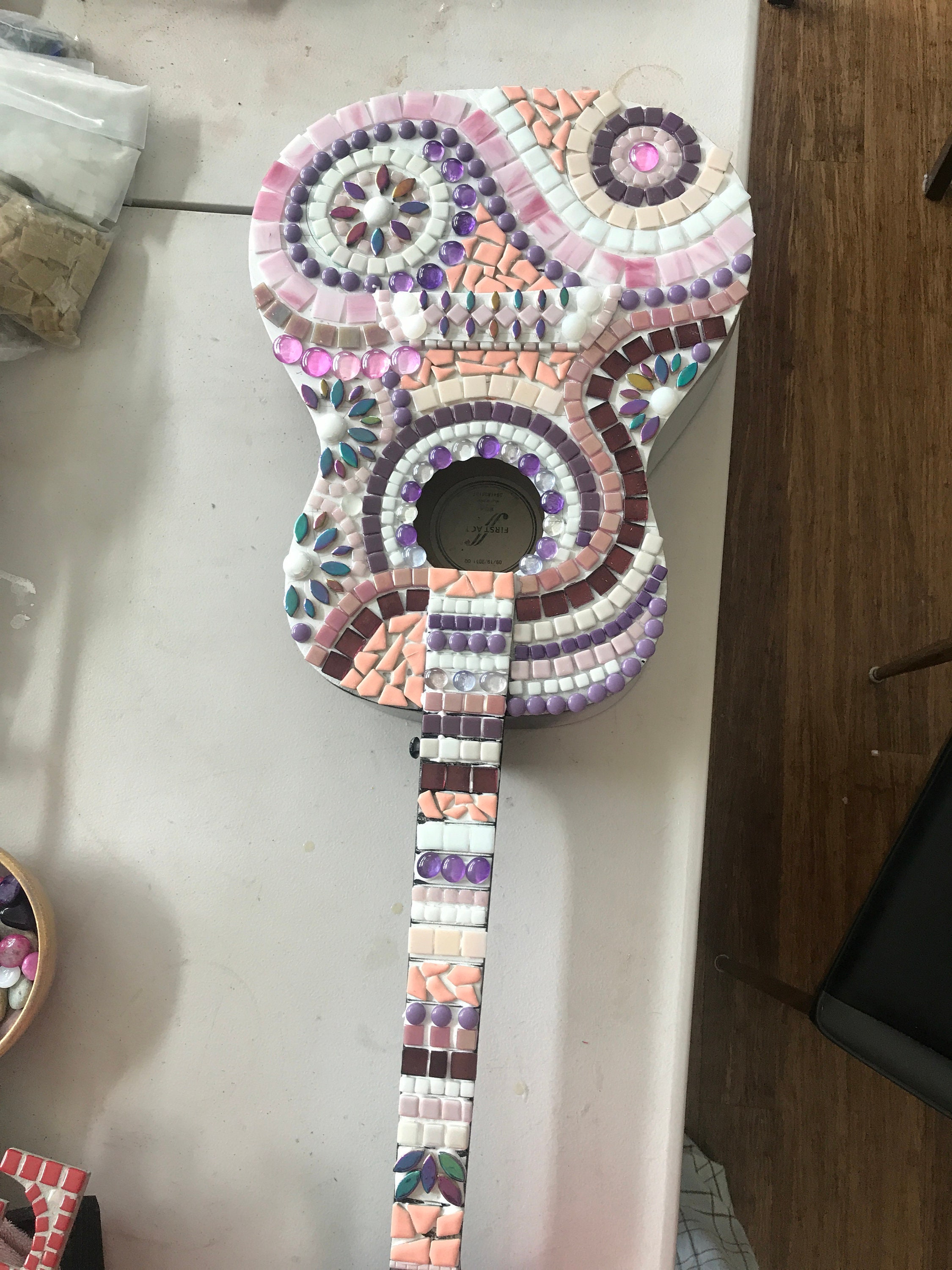 ギター Mosaic China Cat Sunflower Mosaic Guitar by Emily Dwan — EMILY DWAN